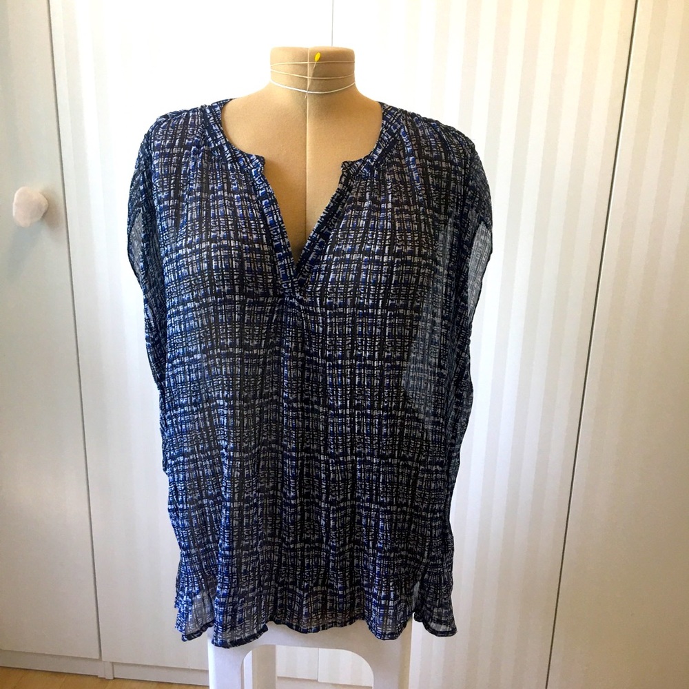 Ricki’s blue black white sleeveless blouse Size XL
